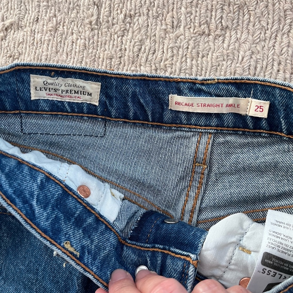 Levi Ribcage Straight Ankle size 25 - Picture 2 of 6